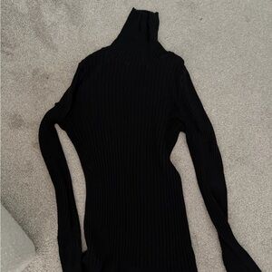 Women's Black Ribbed Turtleneck Sweater - Sleek Knit Top